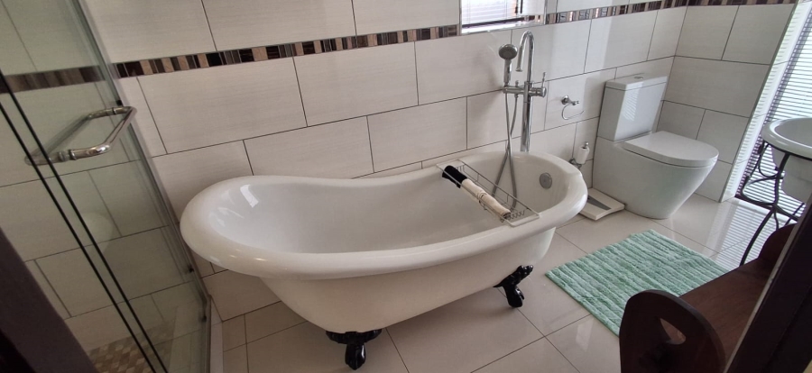 4 Bedroom Property for Sale in Diaz Beach Western Cape